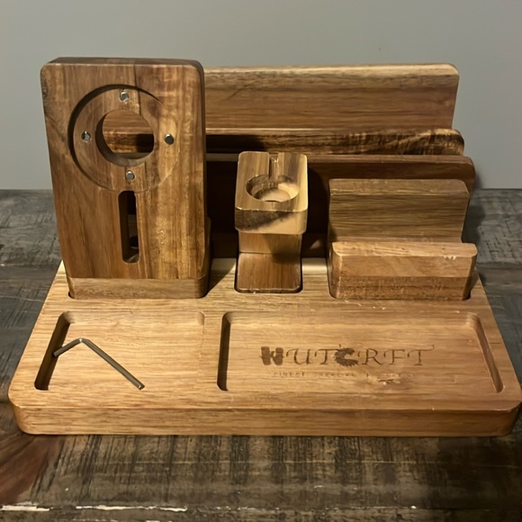 Wutcrft Wooden Storage and charging for phone, Apple Watch, laptop solofficialkw.com